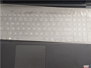 出售戴尔笔记本电脑。九成新。原价3500元用了2个多月现在出售2000元。带笔记本电脑的原箱子。充电...